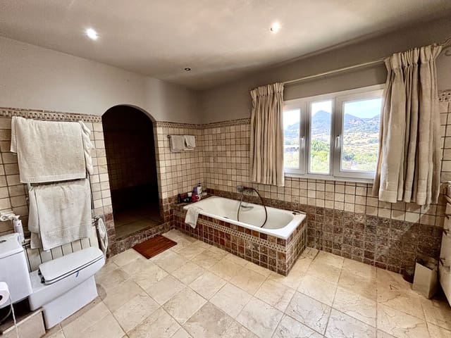 6 chambre Finca/Maison de Campagne à vendre à Casares avec piscine garage - 1 900 000 € (Ref: 10147255)