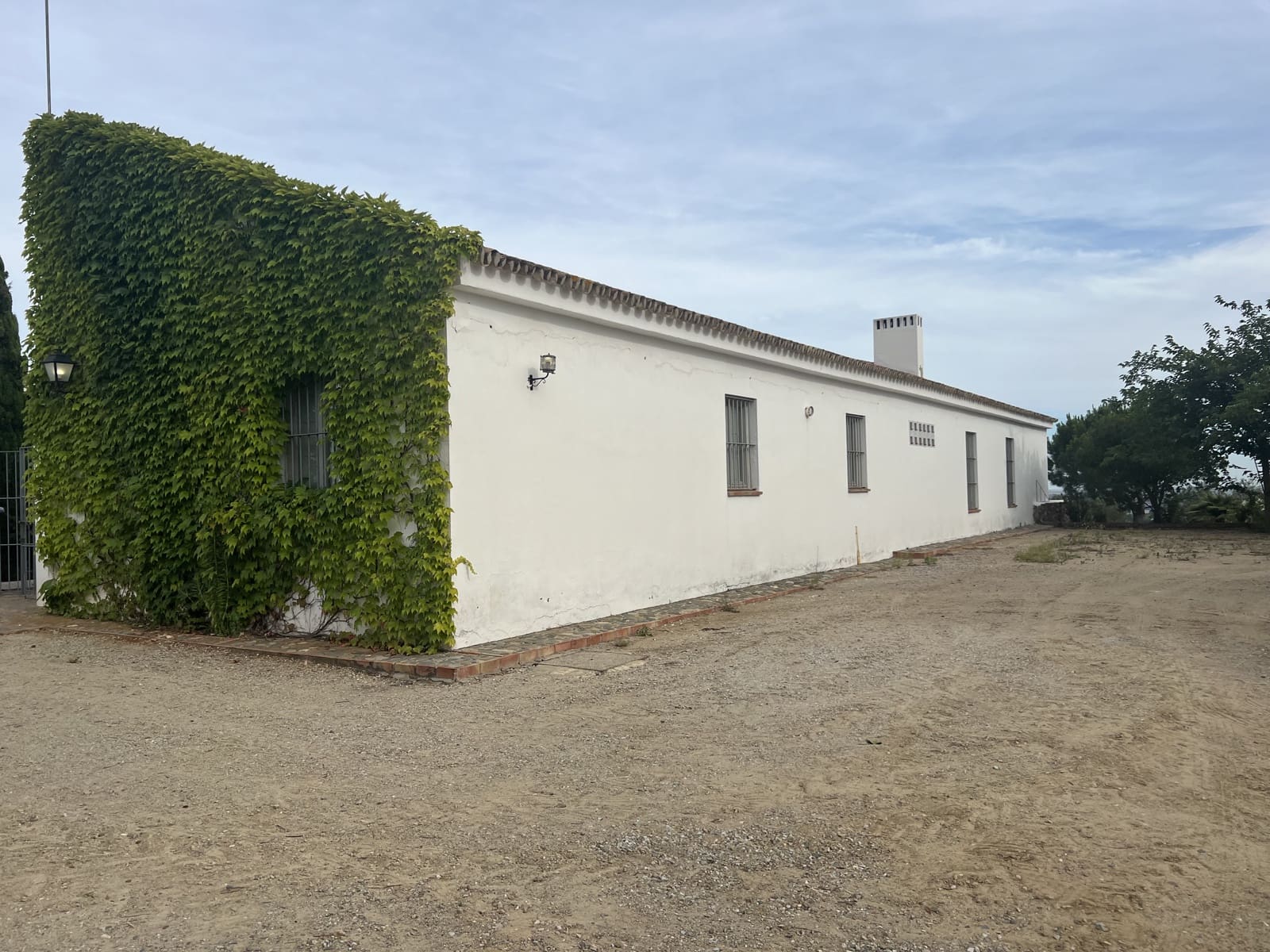 5 soveværelse Finca/Landehus til salg i Lora del Rio med swimmingpool garage - € 2.275.000 (Ref: 7667920)