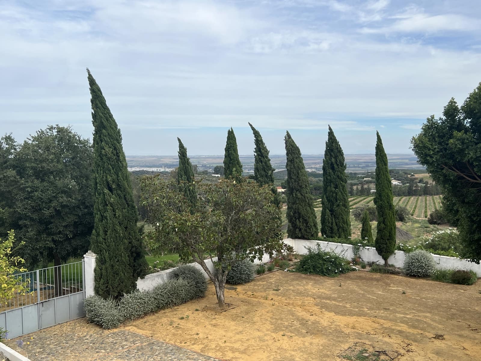 5 soveværelse Finca/Landehus til salg i Lora del Rio med swimmingpool garage - € 2.275.000 (Ref: 7667920)