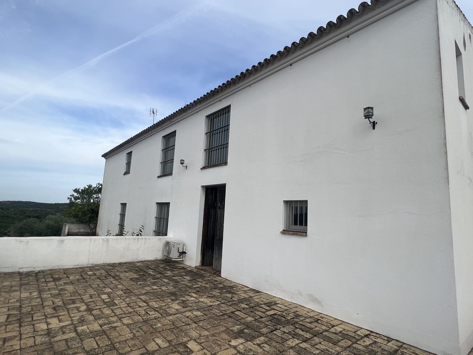 5 soveværelse Finca/Landehus til salg i Lora del Rio med swimmingpool garage - € 2.275.000 (Ref: 7667920)