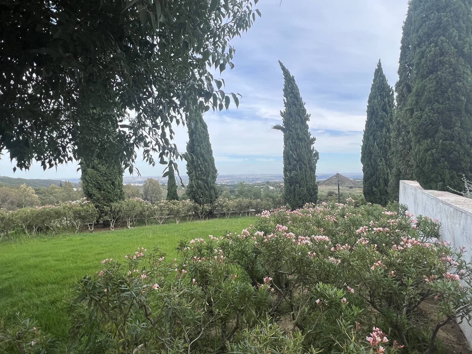 5 soveværelse Finca/Landehus til salg i Lora del Rio med swimmingpool garage - € 2.275.000 (Ref: 7667920)