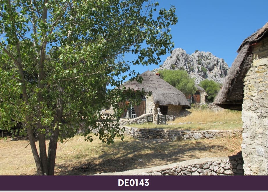 20 soveværelse Guesthouse/B & B til salg i Benaocaz med swimmingpool - € 2.000.000 (Ref: 7822504)