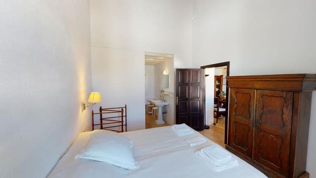 13 bedroom Hotel for sale in Constantina - € 1,650,000 (Ref: 8314790)