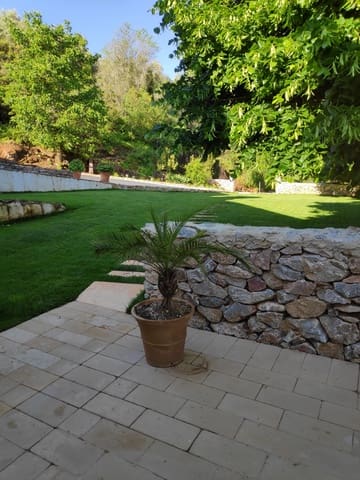 13 bedroom Hotel for sale in Constantina - € 1,650,000 (Ref: 8314790)