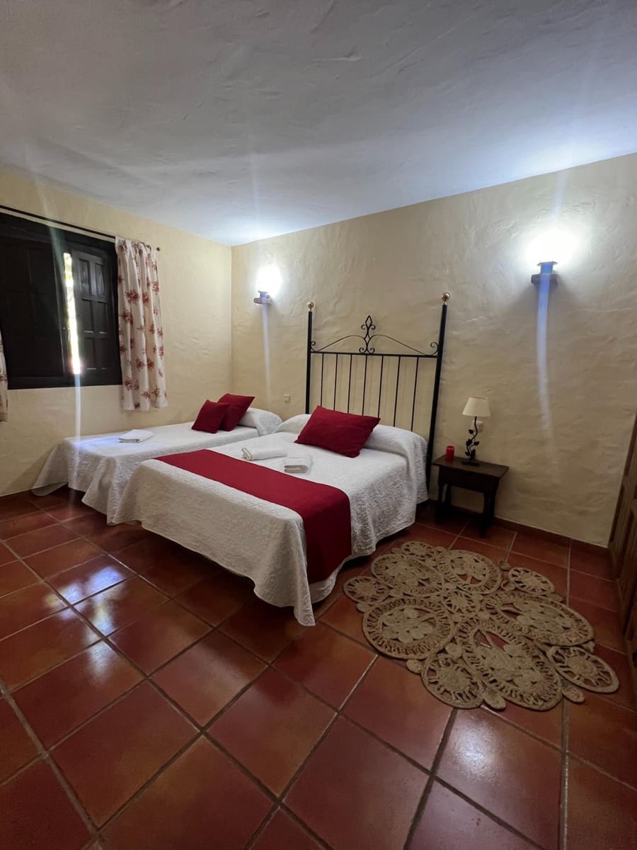 5 soveværelse Finca/Landehus til salg i Marchenilla - € 880.000 (Ref: 8460581)