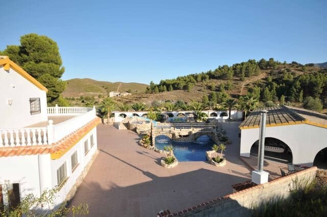 9 soverom Finca/Herregård til salgs i Velez-Rubio med svømmebasseng garasje - € 1 500 000 (Ref: 9852202)