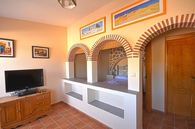 9 slaapkamer Finca/Landhuis te koop in Vélez-Rubio met zwembad garage - € 1.500.000 (Ref: 9852202)