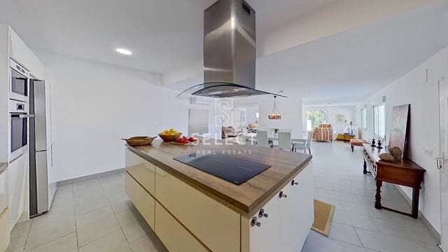 3 slaapkamer Villa te koop in Almuñécar met zwembad garage - € 620.000 (Ref: 10081277)