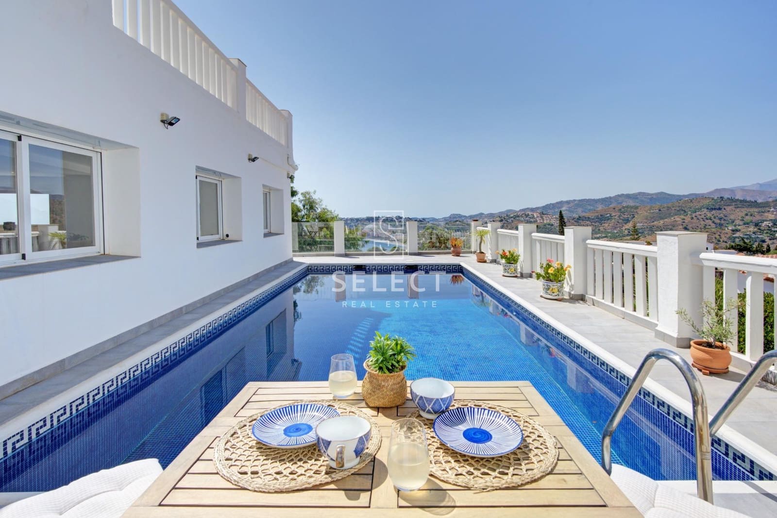 3 slaapkamer Villa te koop in Almunecar met zwembad garage - € 620.000 (Ref: 10081277)