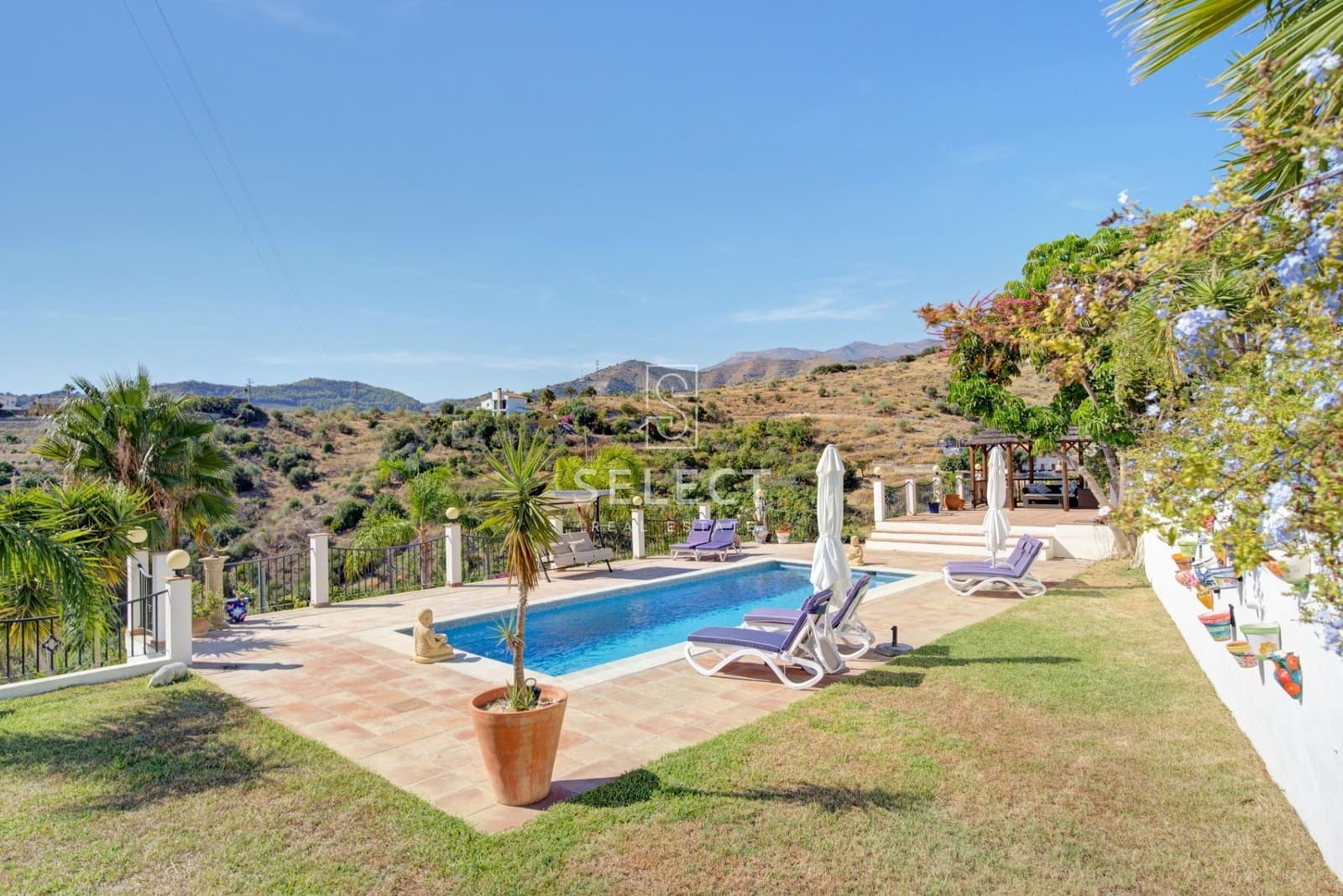 5 soveværelse Villa til salg i La Herradura med swimmingpool - € 995.000 (Ref: 10136112)