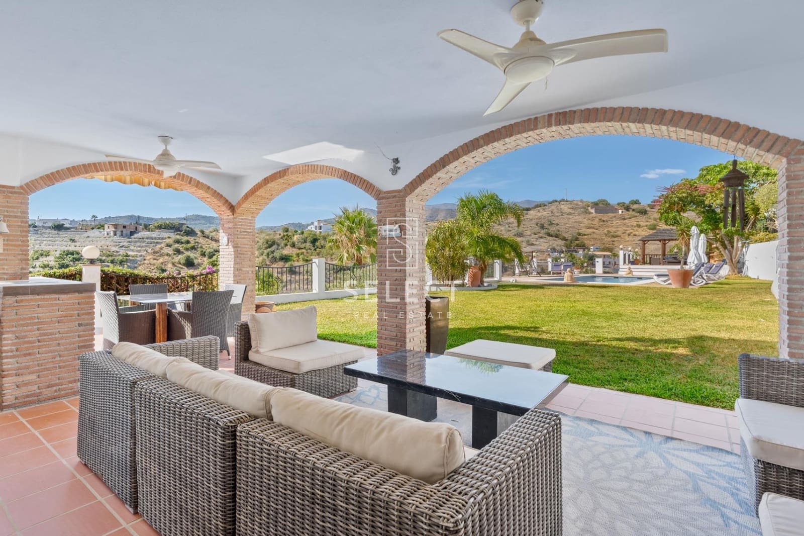5 soveværelse Villa til salg i La Herradura med swimmingpool - € 995.000 (Ref: 10136112)