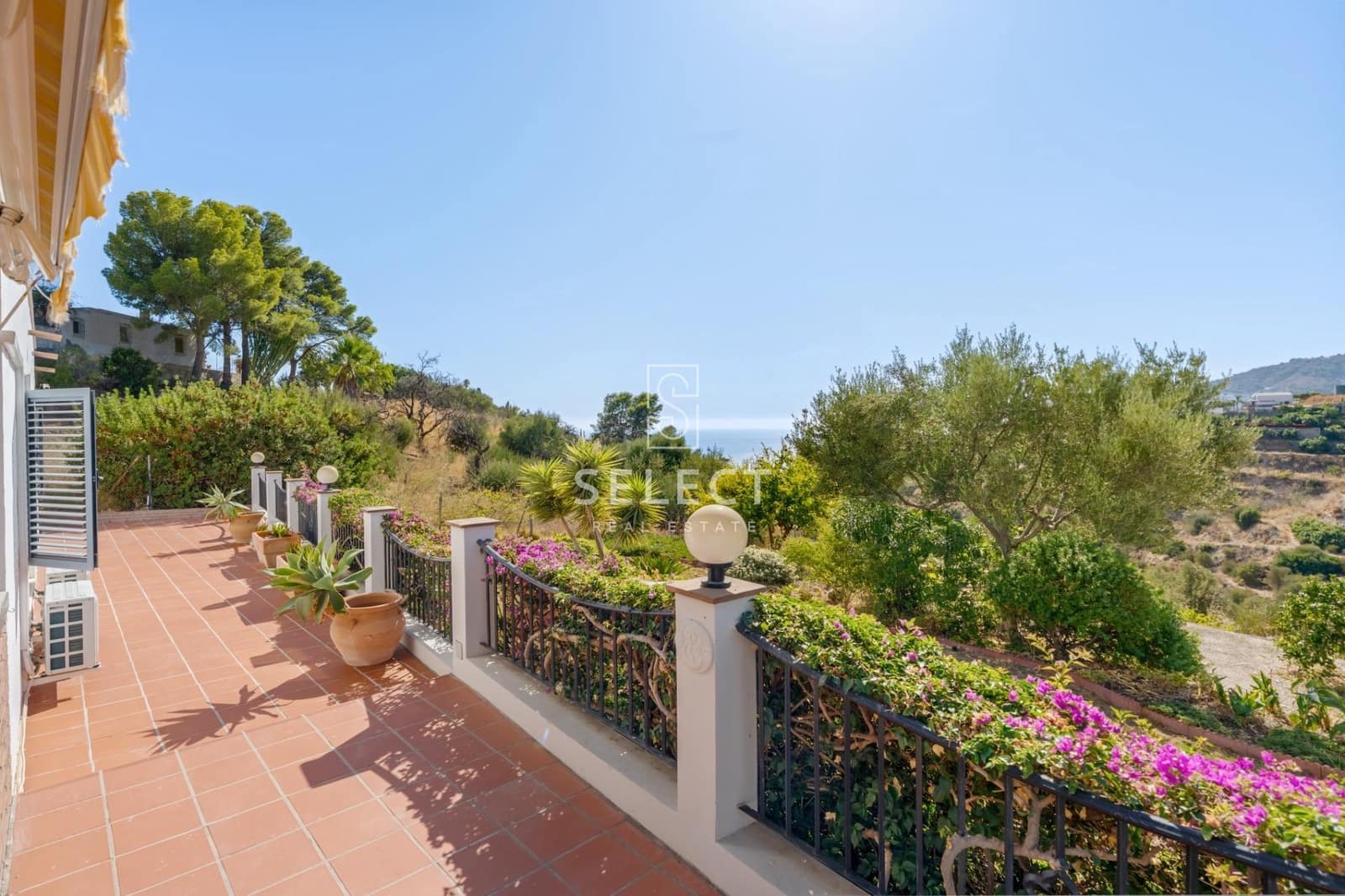 5 soveværelse Villa til salg i La Herradura med swimmingpool - € 995.000 (Ref: 10136112)
