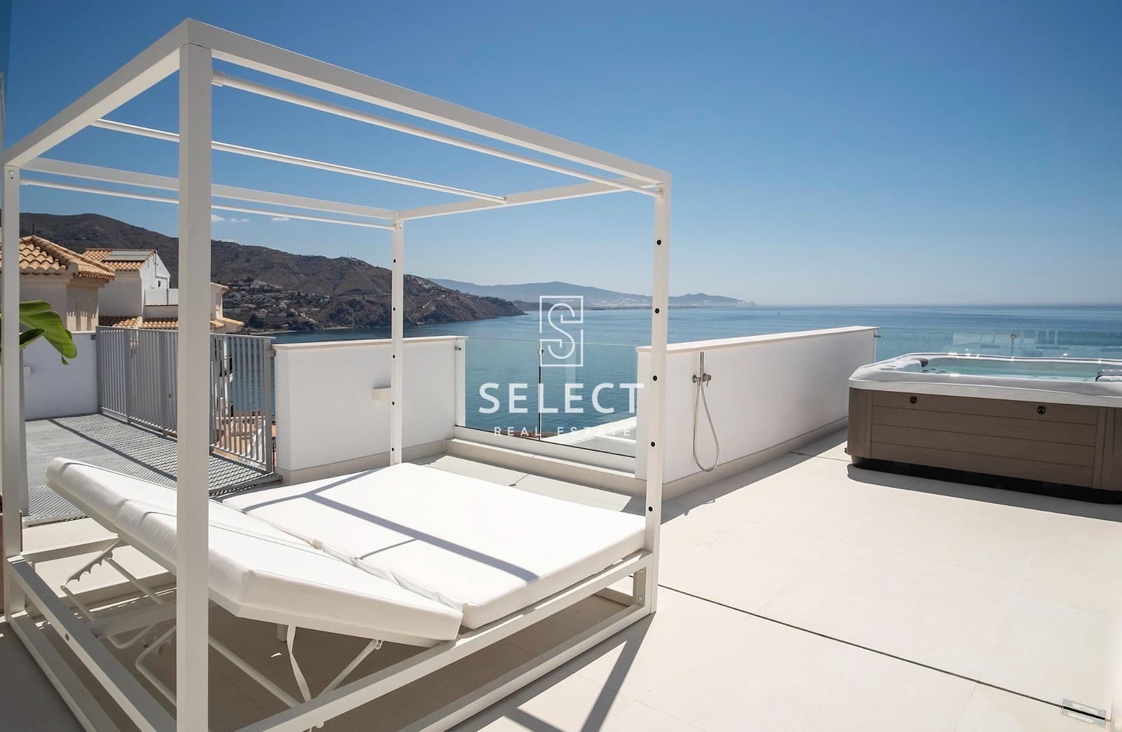4 bedroom Villa for sale in Almunecar with pool garage - € 1,525,000 (Ref: 8519421)