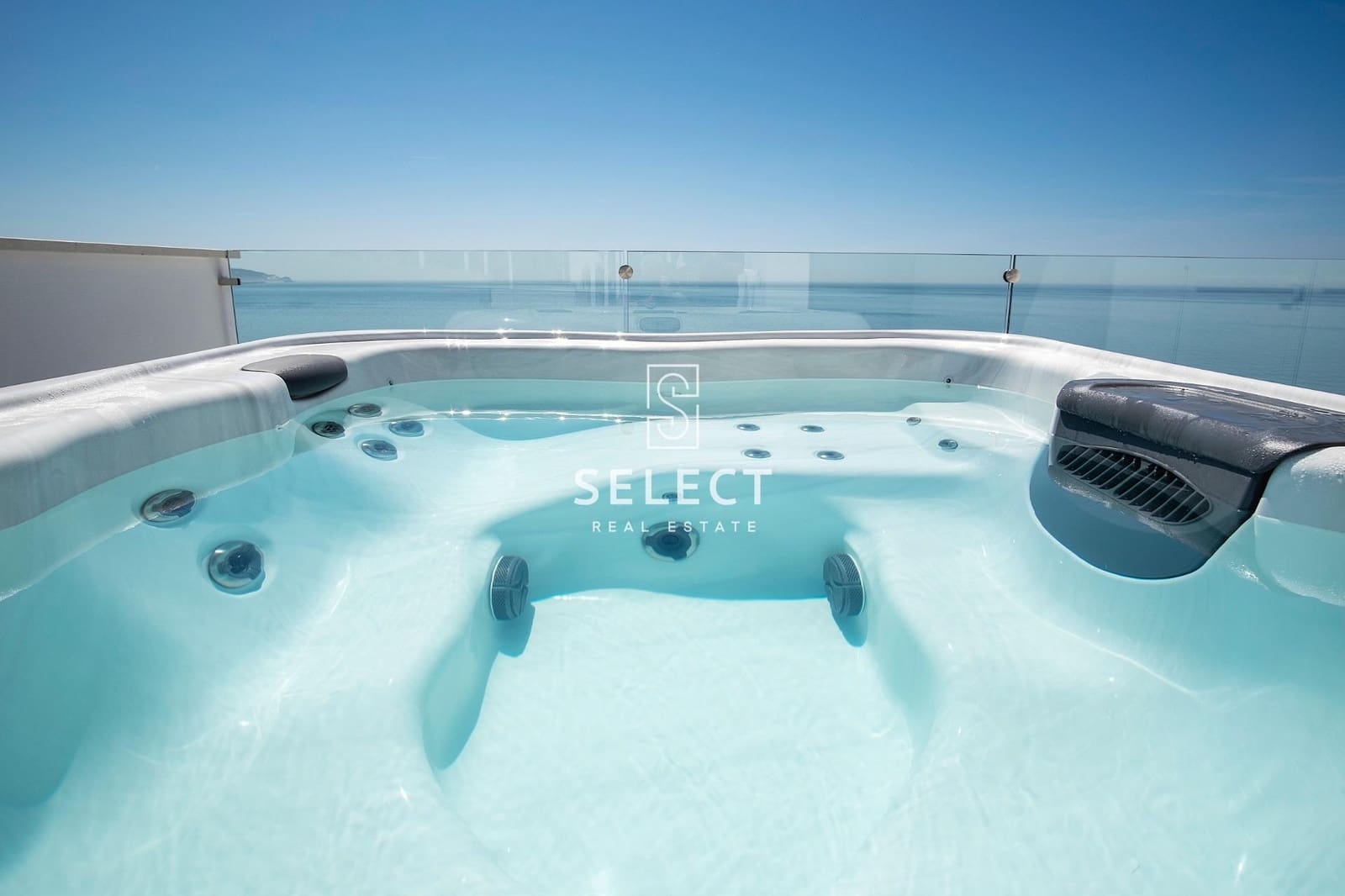 4 bedroom Villa for sale in Almunecar with pool garage - € 1,525,000 (Ref: 8519421)