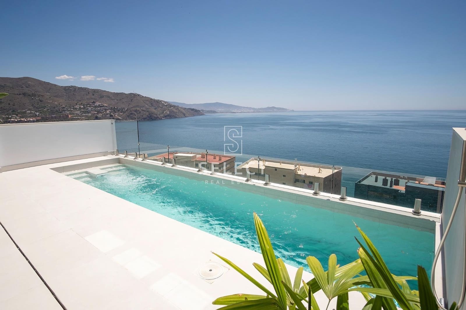 4 bedroom Villa for sale in Almunecar with pool garage - € 1,525,000 (Ref: 8519421)