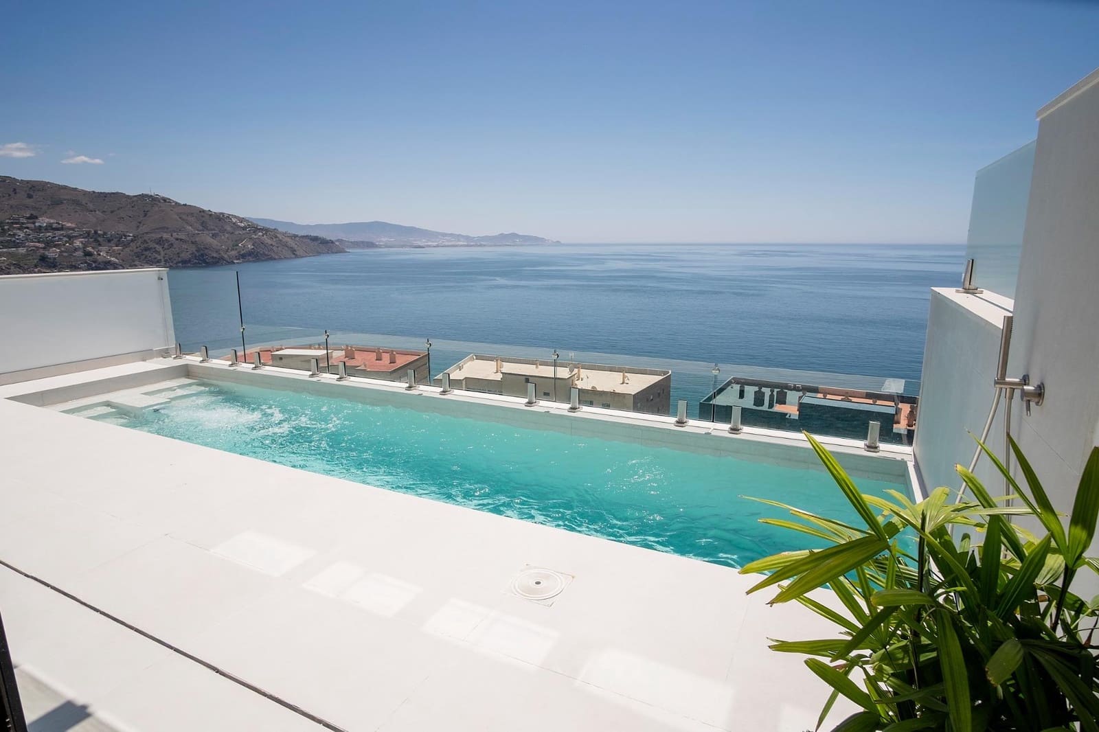 4 bedroom Villa for sale in Almunecar with pool garage - € 1,525,000 (Ref: 8519421)