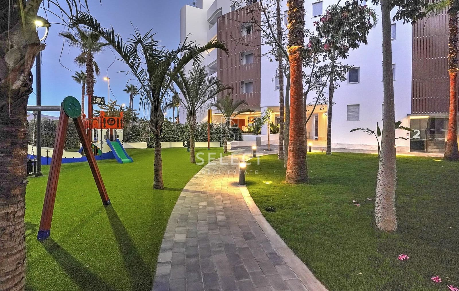2 soveværelse Lejlighed til salg i Motril med swimmingpool garage - € 360.000 (Ref: 8722144)
