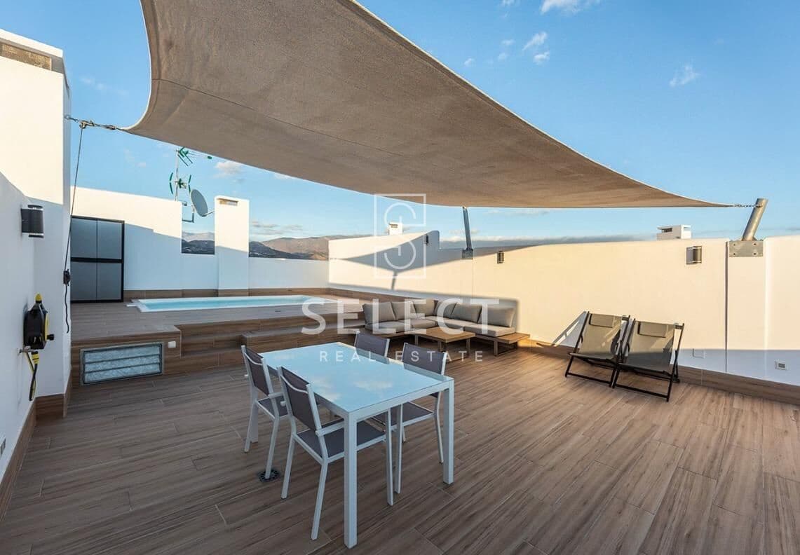 2 soveværelse Penthouse til salg i Motril med swimmingpool garage - € 490.800 (Ref: 8724081)