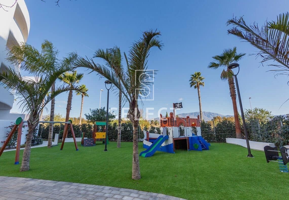 2 soveværelse Penthouse til salg i Motril med swimmingpool garage - € 490.800 (Ref: 8724081)