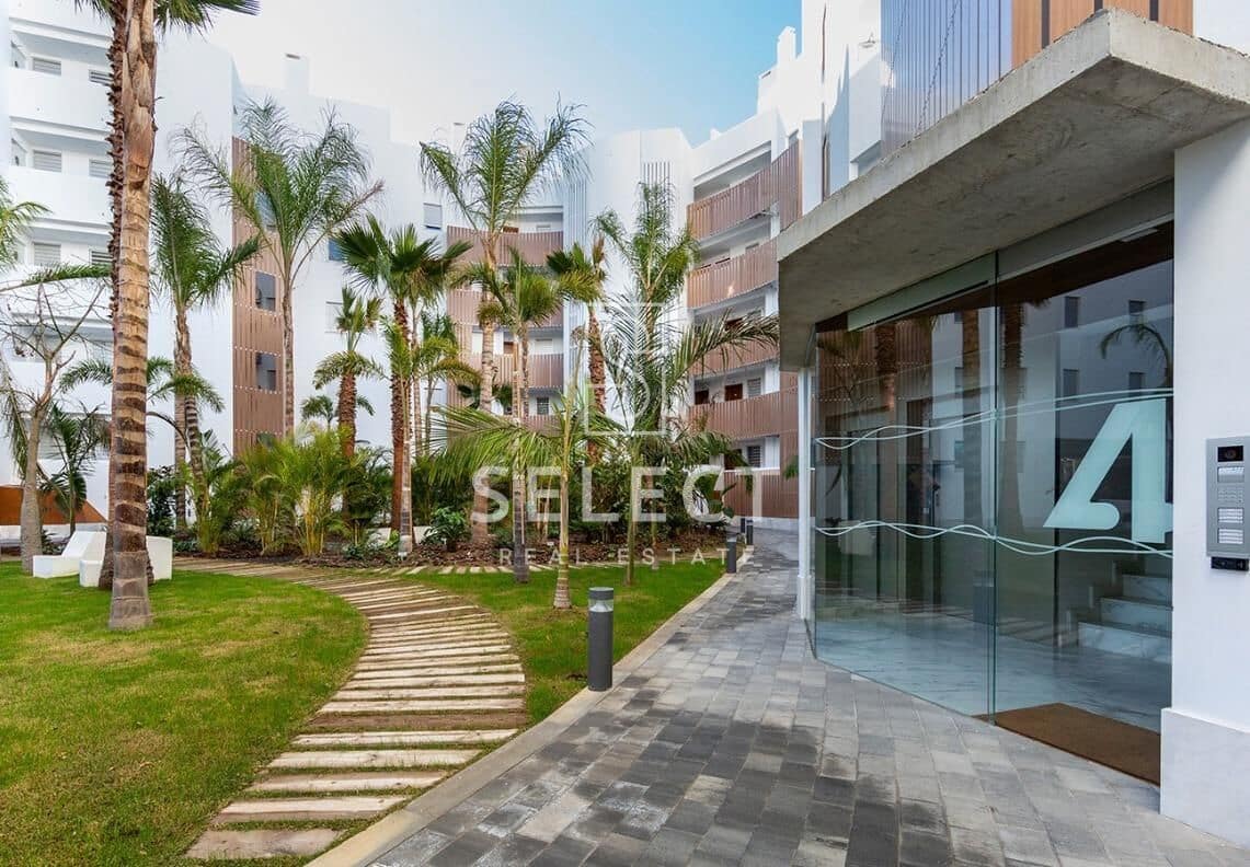 2 soveværelse Penthouse til salg i Motril med swimmingpool garage - € 490.800 (Ref: 8724081)