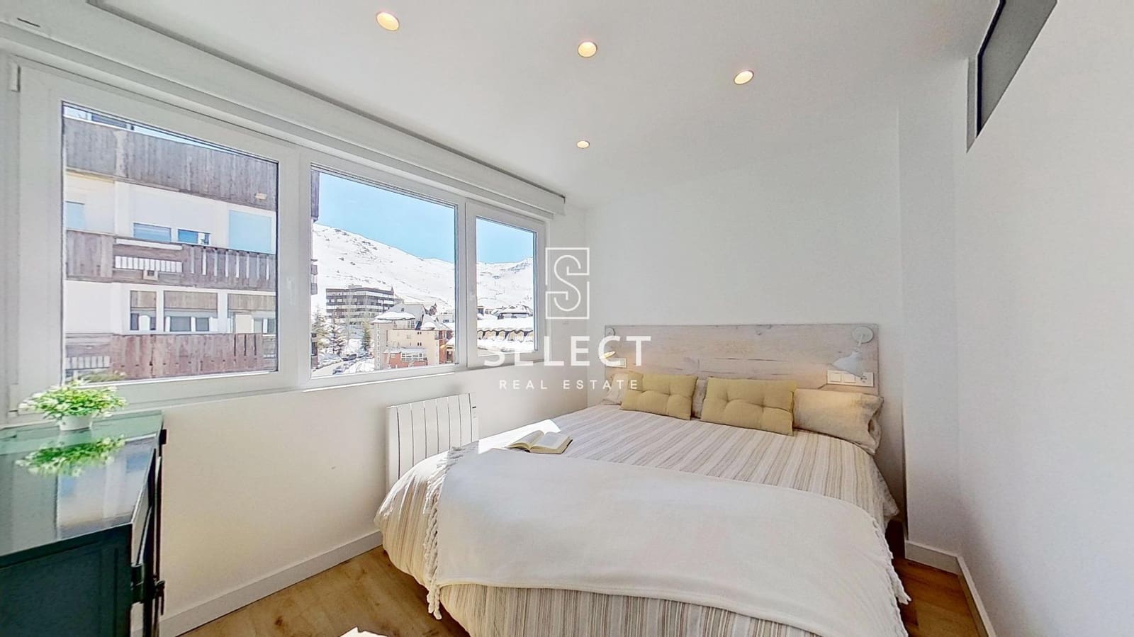 2 bedroom Apartment for sale in Sierra Nevada - € 202,000 (Ref: 8915480)