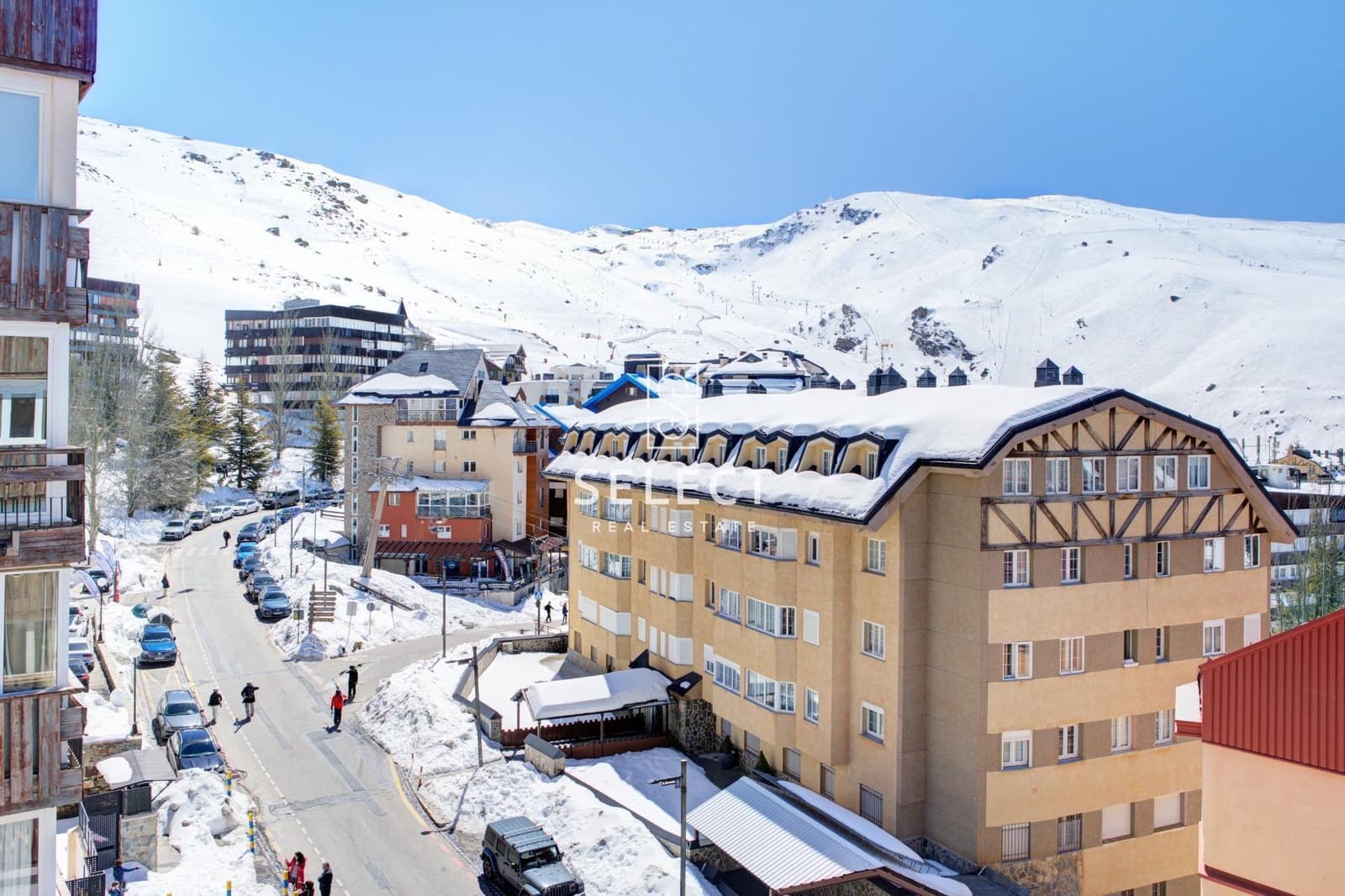 2 bedroom Apartment for sale in Sierra Nevada - € 202,000 (Ref: 8915480)