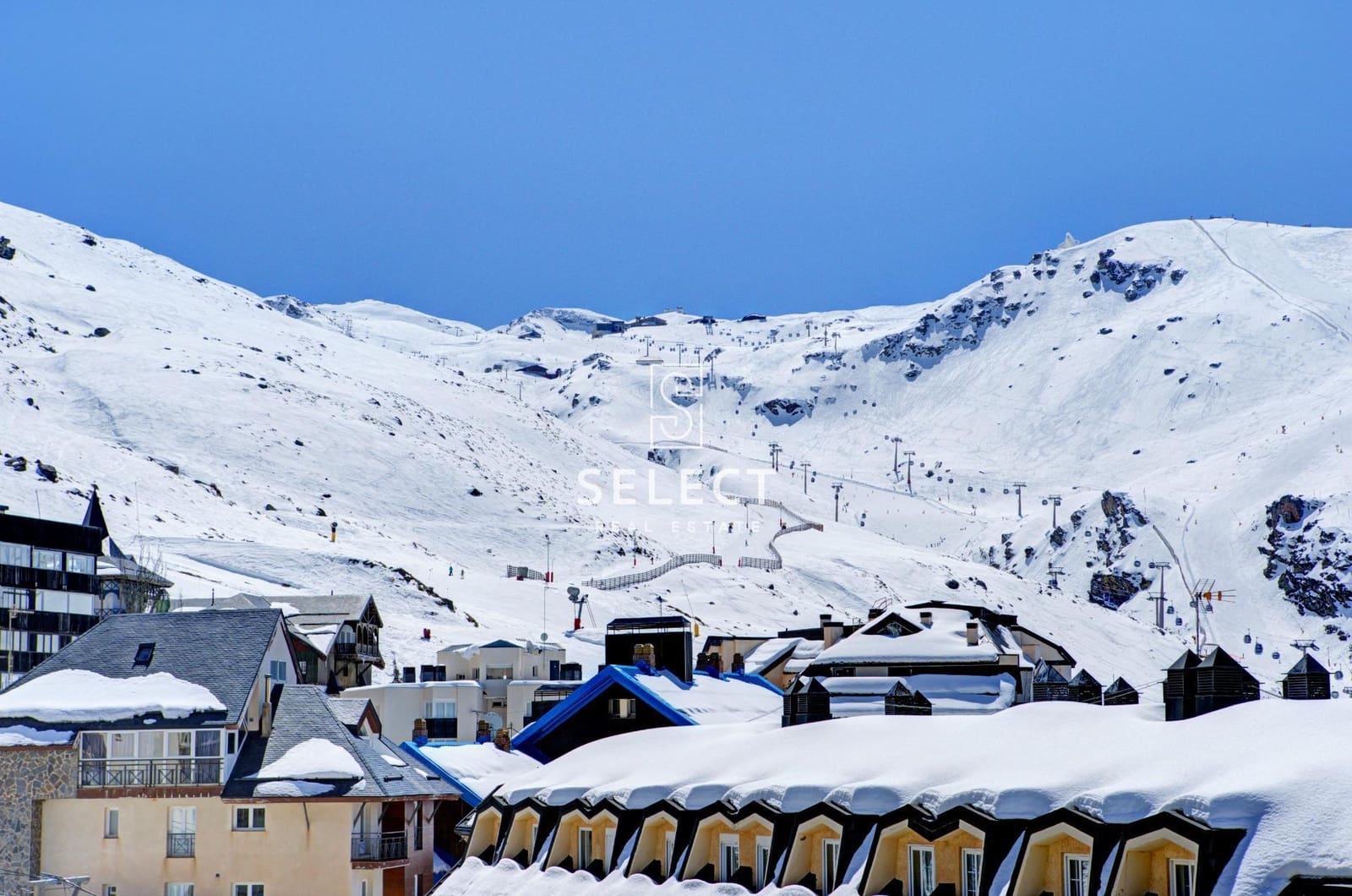 2 bedroom Apartment for sale in Sierra Nevada - € 202,000 (Ref: 8915480)