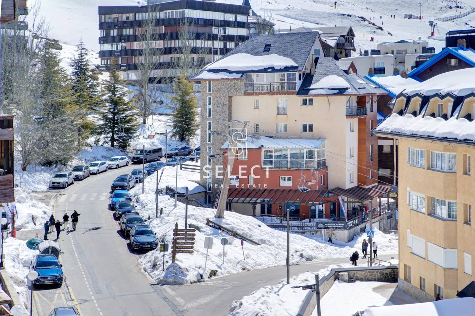 2 bedroom Apartment for sale in Sierra Nevada - € 202,000 (Ref: 8915480)