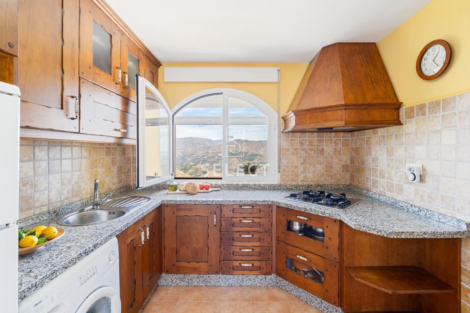 3 soveværelse Finca/Landehus til salg i Almunecar med swimmingpool garage - € 425.000 (Ref: 9228506)