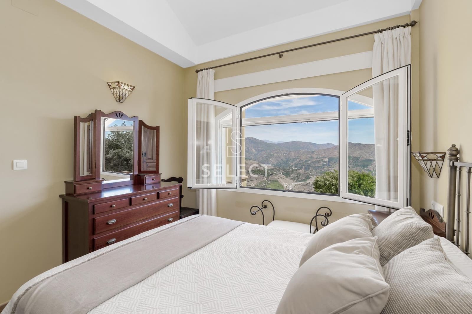 3 soveværelse Finca/Landehus til salg i Almunecar med swimmingpool garage - € 425.000 (Ref: 9228506)