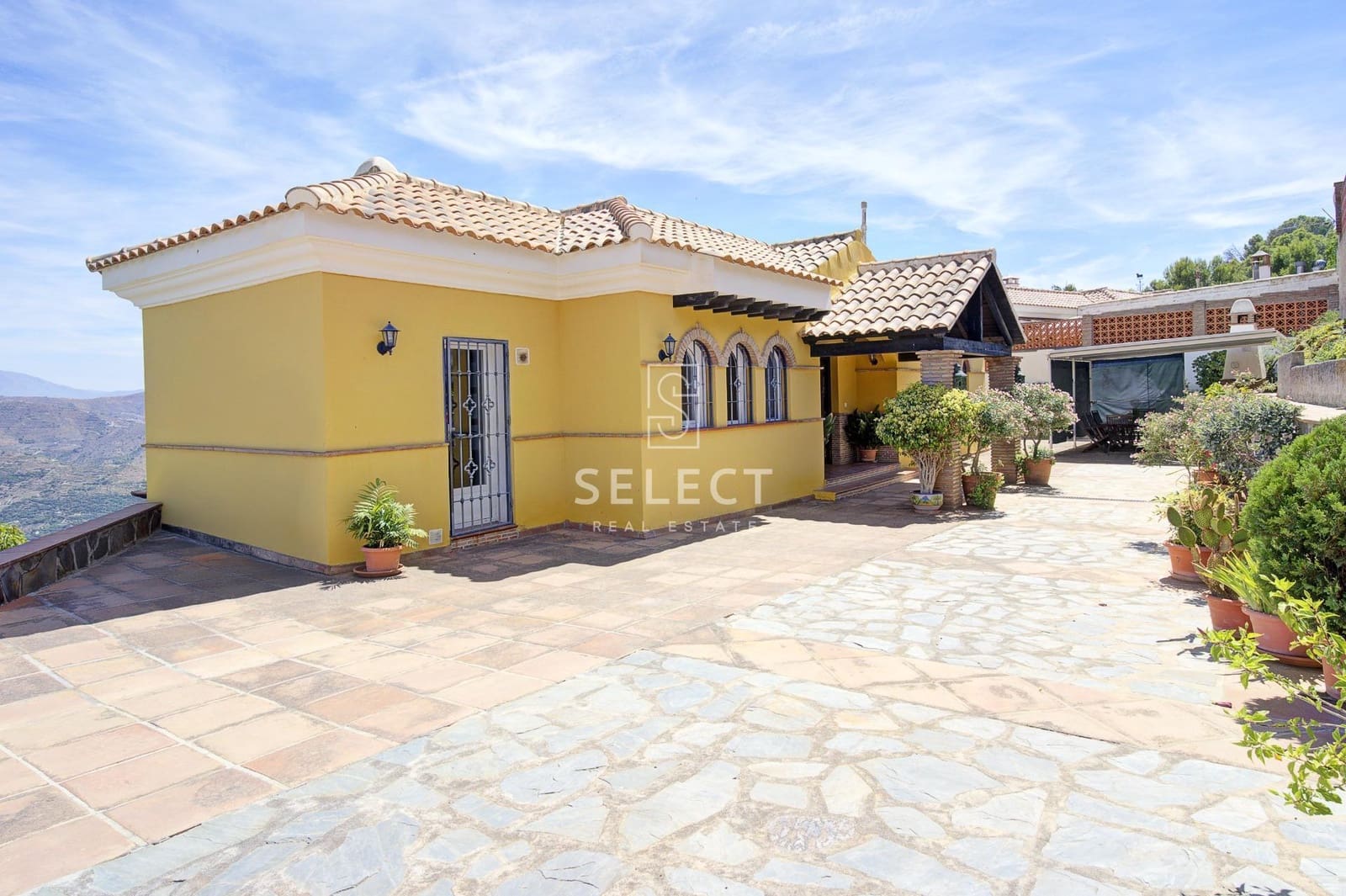 3 soveværelse Finca/Landehus til salg i Almunecar med swimmingpool garage - € 425.000 (Ref: 9228506)