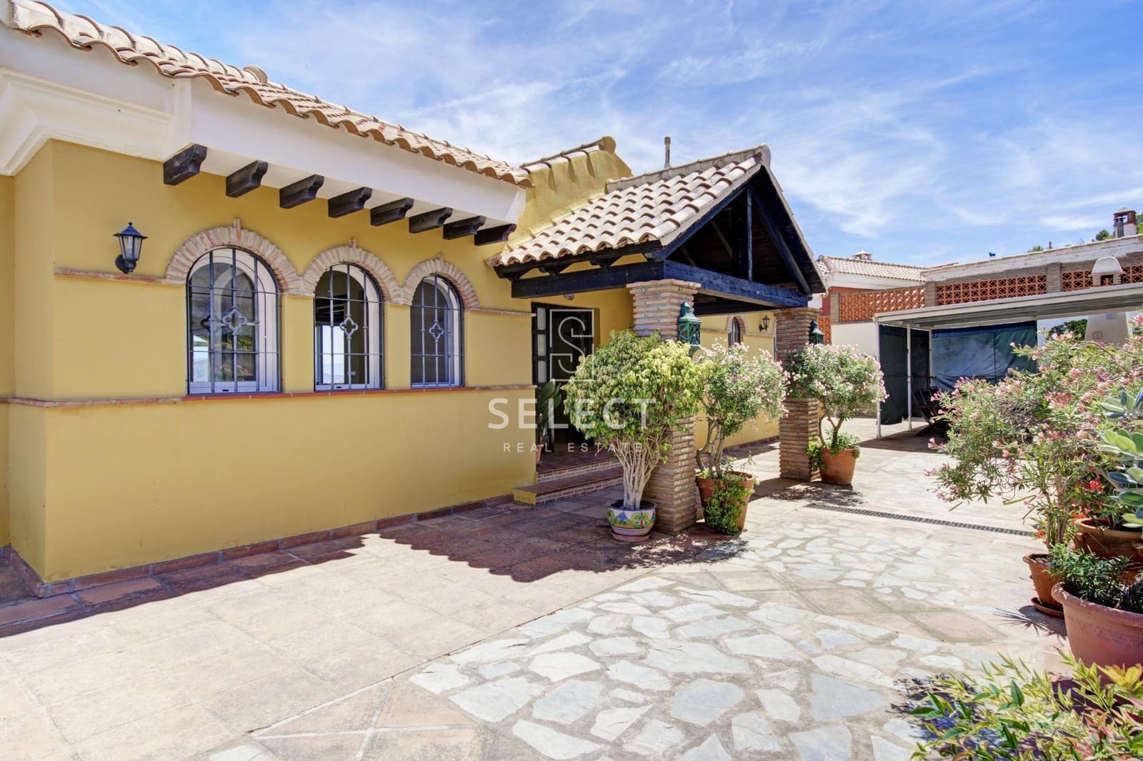 3 soveværelse Finca/Landehus til salg i Almunecar med swimmingpool garage - € 425.000 (Ref: 9228506)