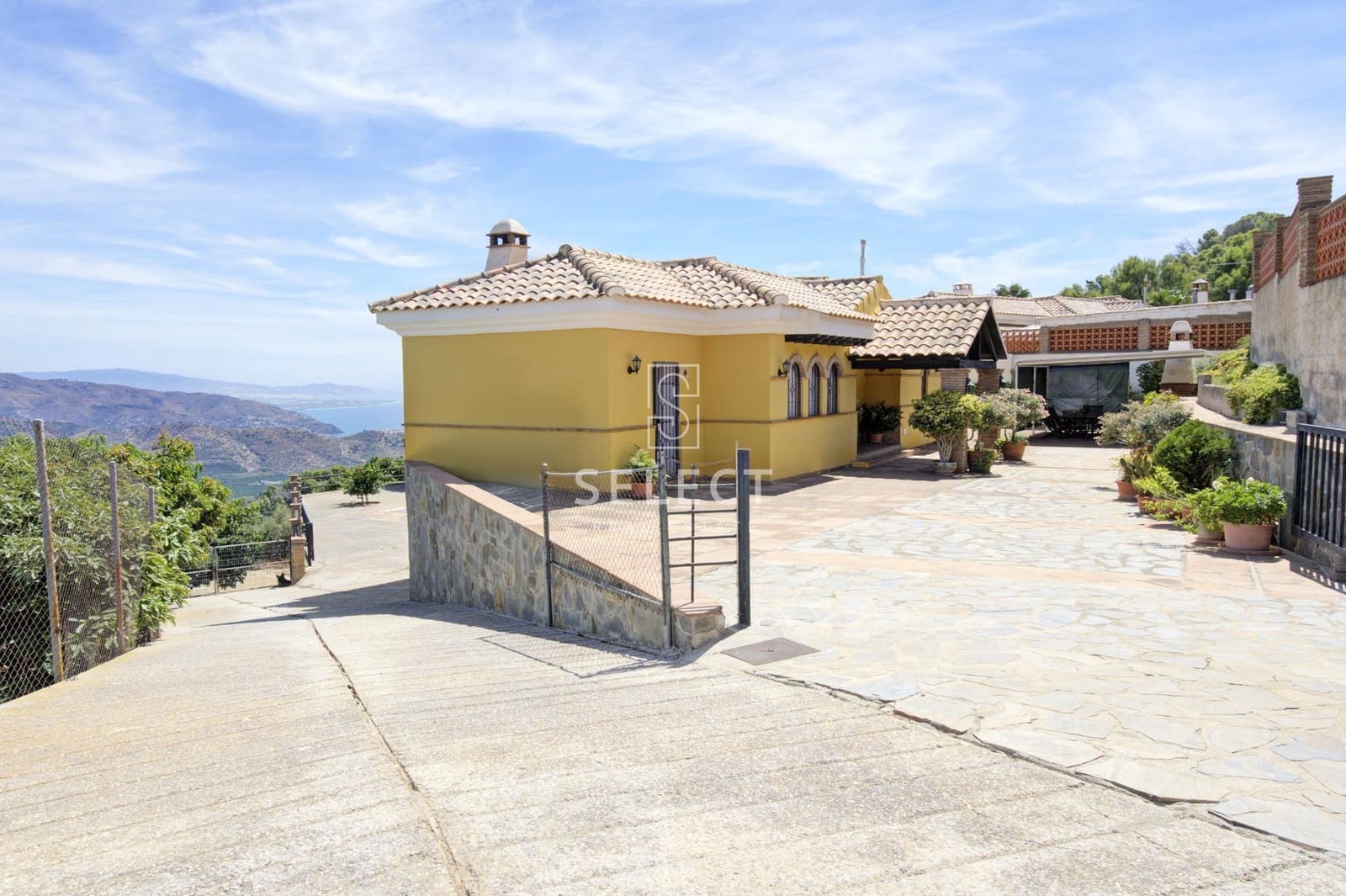 3 soveværelse Finca/Landehus til salg i Almunecar med swimmingpool garage - € 425.000 (Ref: 9228506)