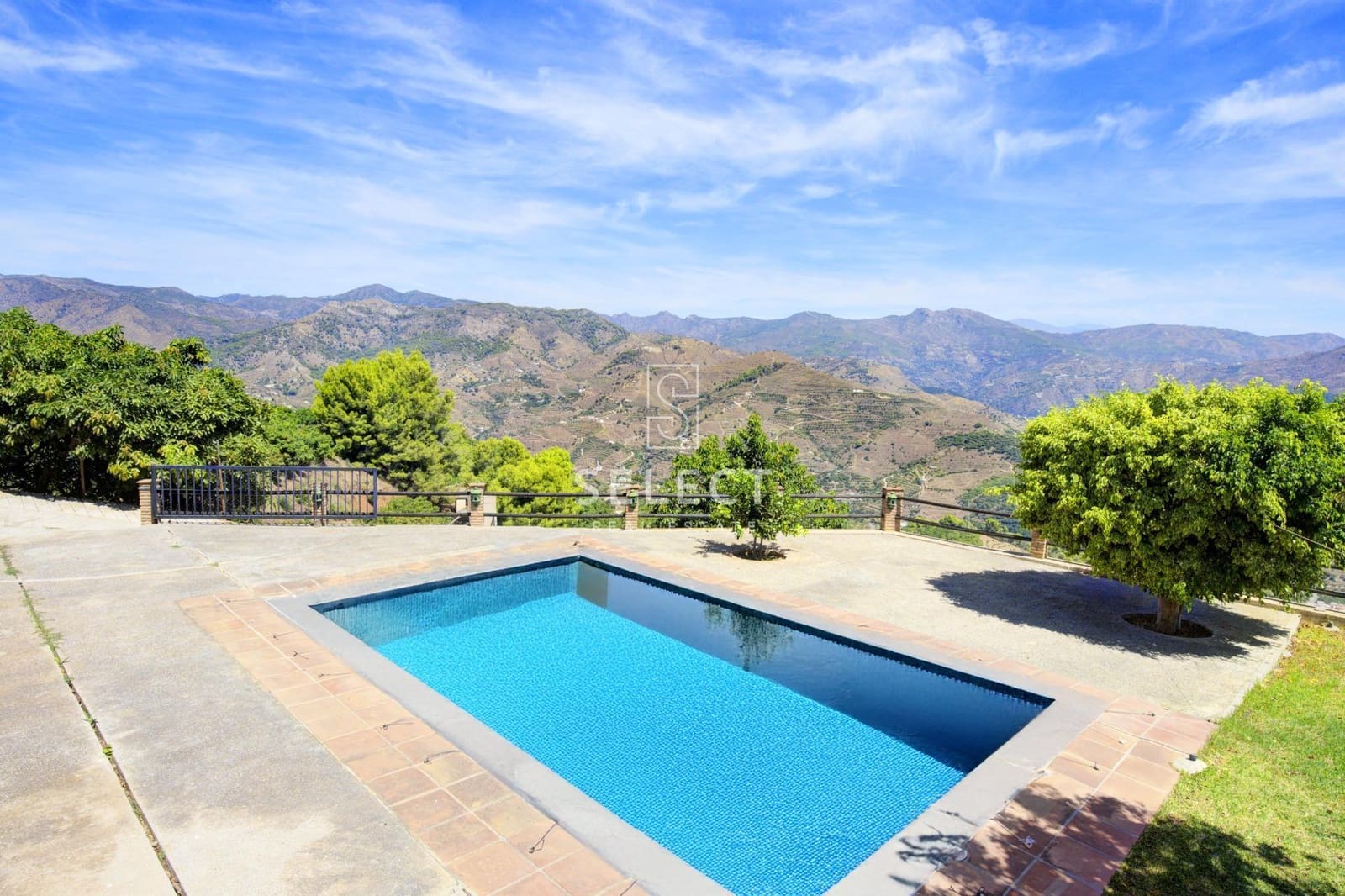 3 soveværelse Finca/Landehus til salg i Almunecar med swimmingpool garage - € 425.000 (Ref: 9228506)