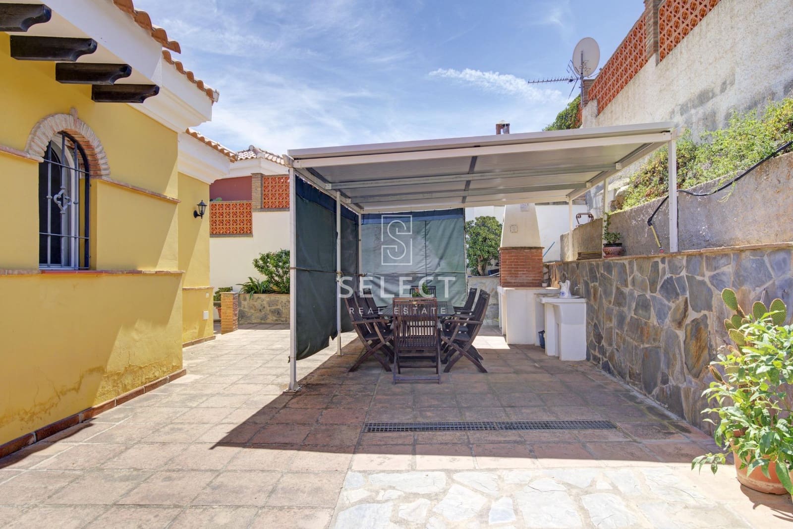 3 soveværelse Finca/Landehus til salg i Almunecar med swimmingpool garage - € 425.000 (Ref: 9228506)