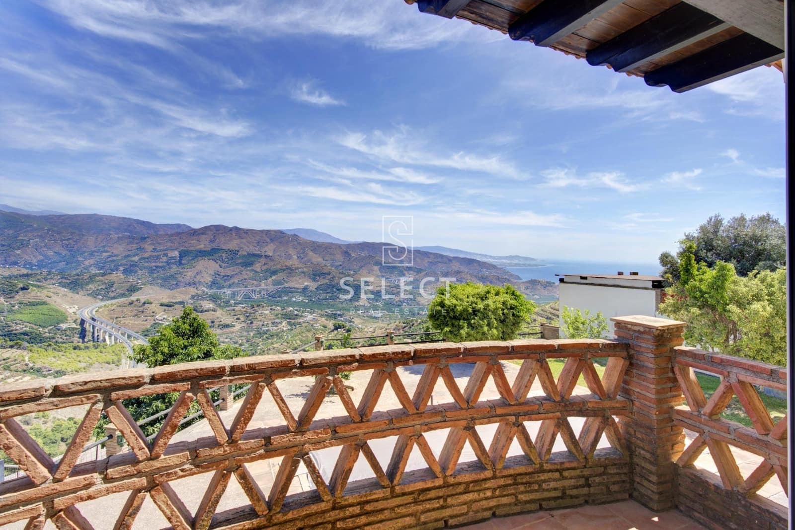 3 soveværelse Finca/Landehus til salg i Almunecar med swimmingpool garage - € 425.000 (Ref: 9228506)