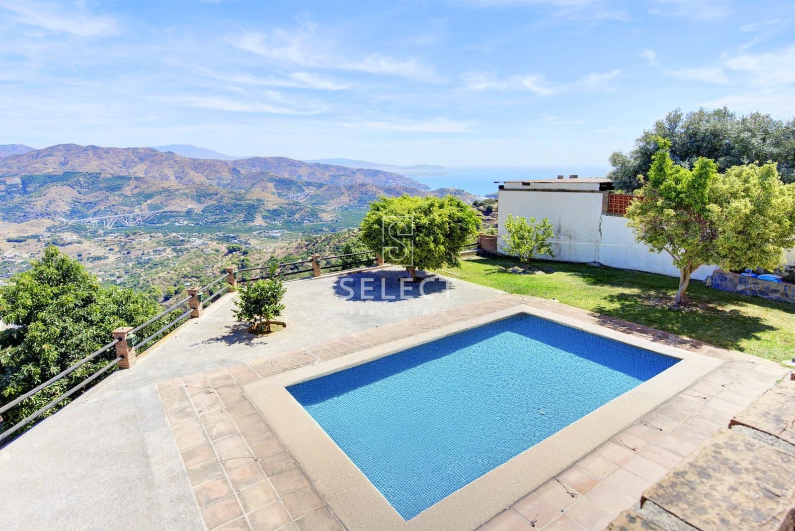 3 soveværelse Finca/Landehus til salg i Almunecar med swimmingpool garage - € 425.000 (Ref: 9228506)