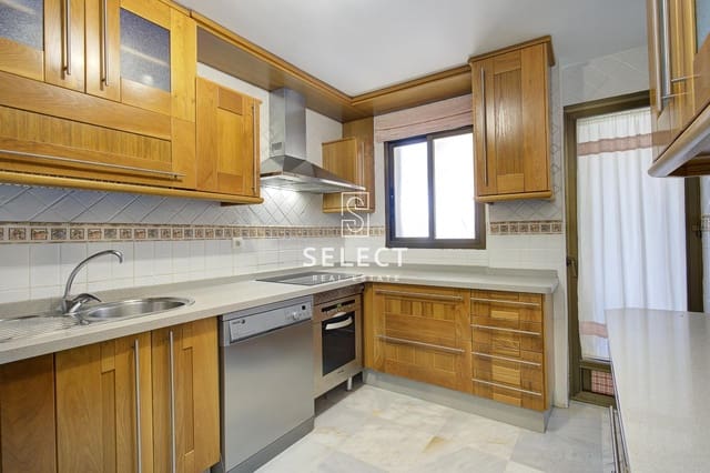 4 sovrum Lägenhet till salu i Almuñécar med garage - 305 000 € (Ref: 9236433)