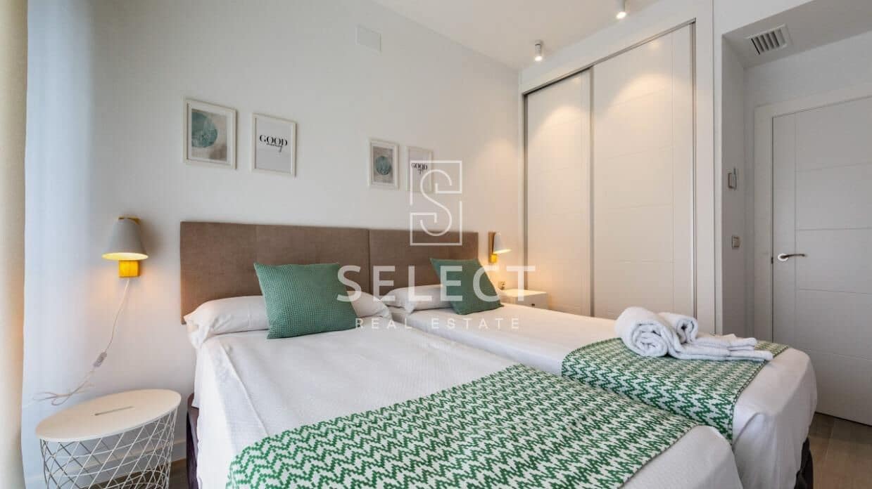 2 bedroom Apartment for sale in Motril with pool garage - € 336,000 (Ref: 9294404)