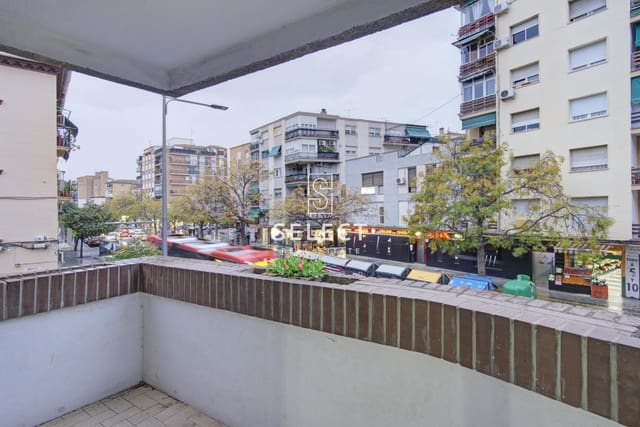 4 bedroom Apartment for sale in Zaidin, Granada city - € 285,000 (Ref: 9387931)