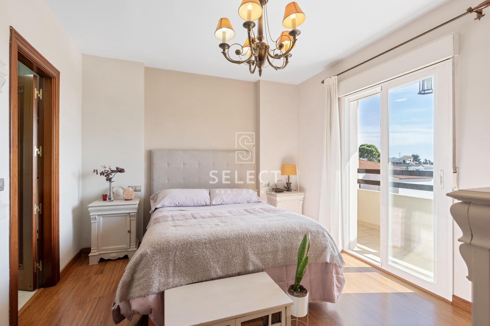 8 soverom Villa til salgs i Motril med svømmebasseng garasje - € 599 000 (Ref: 9403409)