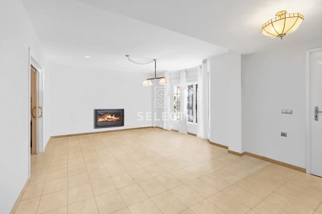 8 soverom Villa til salgs i Motril med svømmebasseng garasje - € 599 000 (Ref: 9403409)