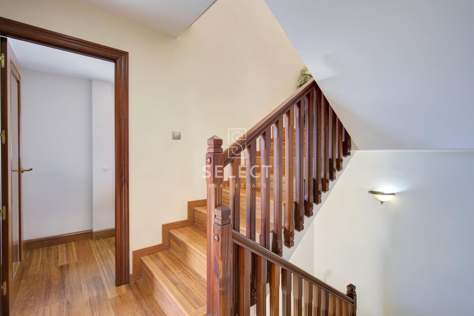 8 soverom Villa til salgs i Motril med svømmebasseng garasje - € 599 000 (Ref: 9403409)