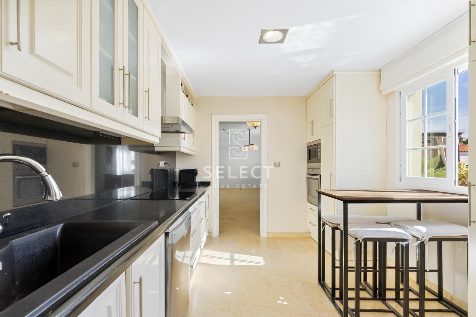 8 soverom Villa til salgs i Motril med svømmebasseng garasje - € 599 000 (Ref: 9403409)