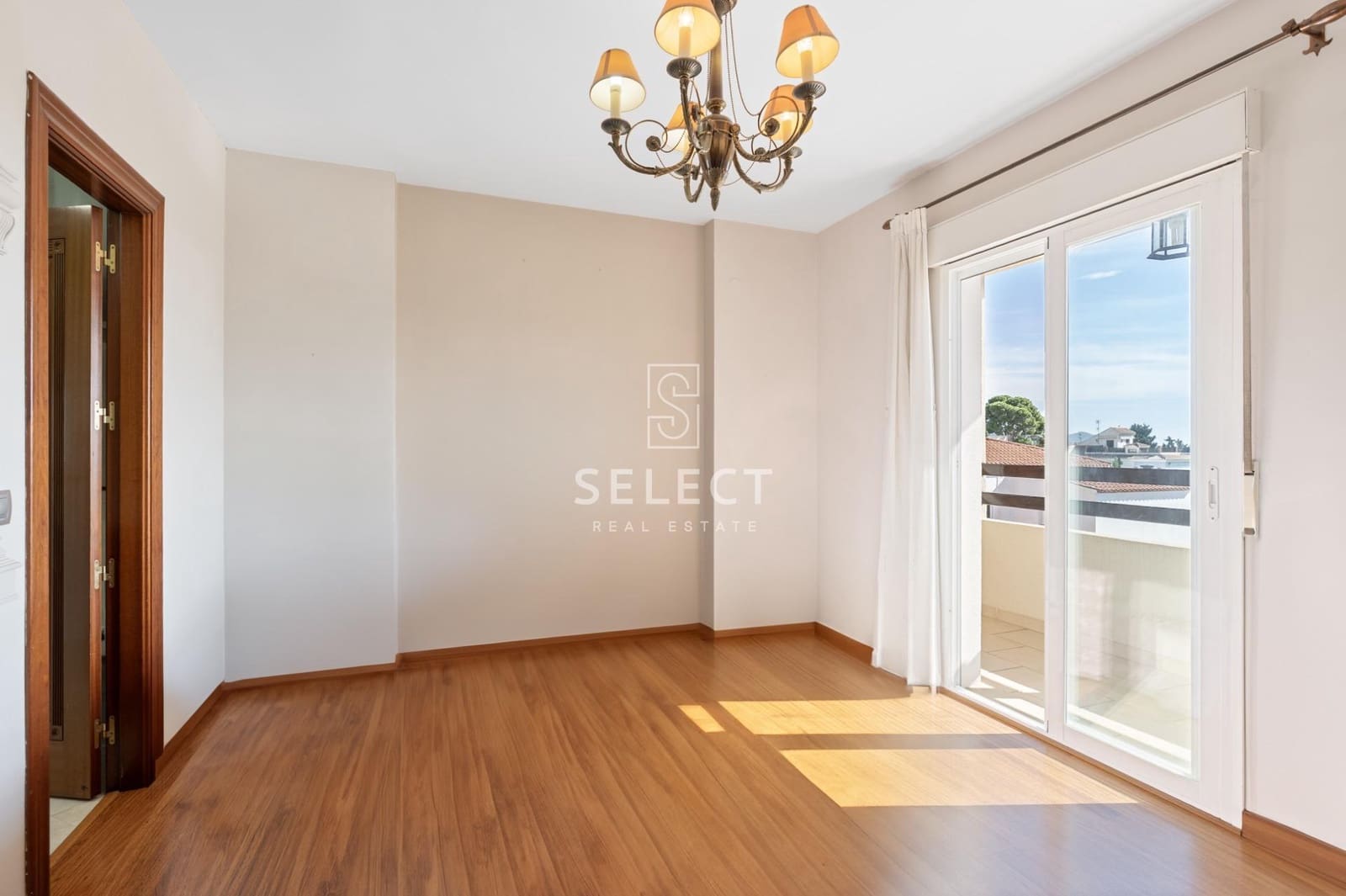 8 soverom Villa til salgs i Motril med svømmebasseng garasje - € 599 000 (Ref: 9403409)