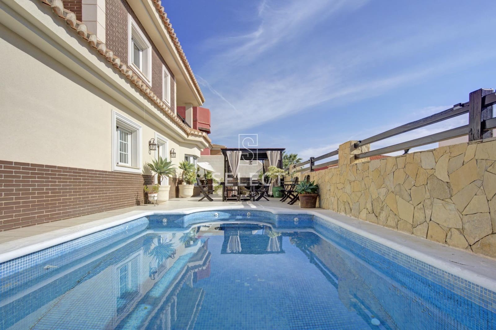 8 soverom Villa til salgs i Motril med svømmebasseng garasje - € 599 000 (Ref: 9403409)