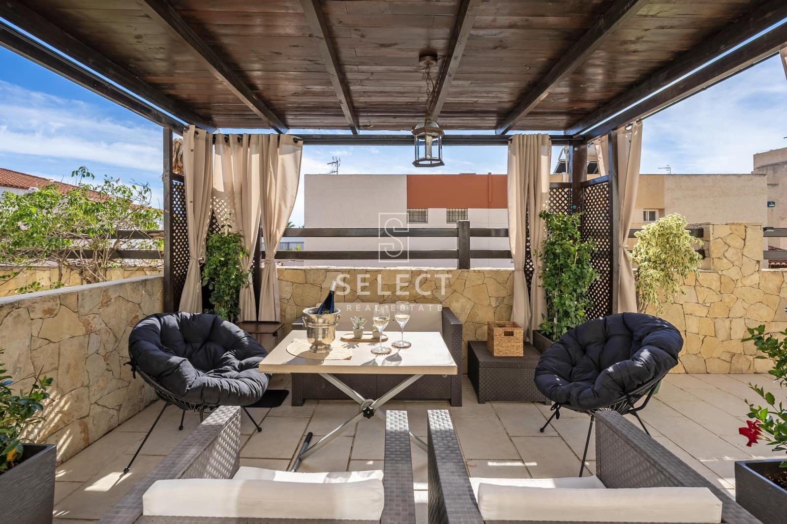 8 soverom Villa til salgs i Motril med svømmebasseng garasje - € 599 000 (Ref: 9403409)