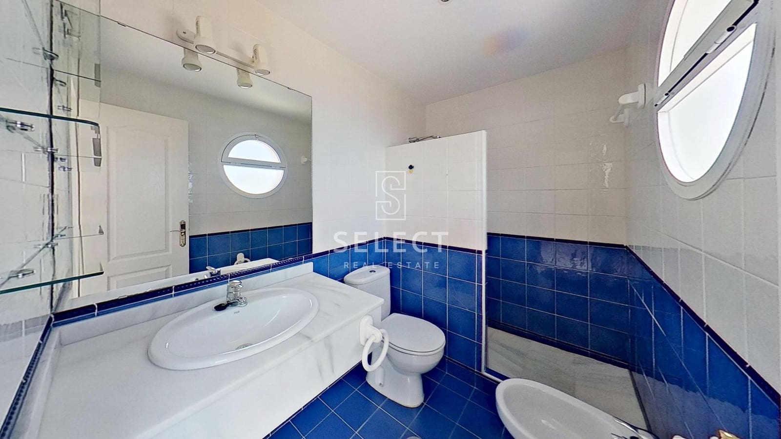 3 chambre Villa/Maison Mitoyenne à vendre à La Herradura avec piscine garage - 430 000 € (Ref: 9410983)