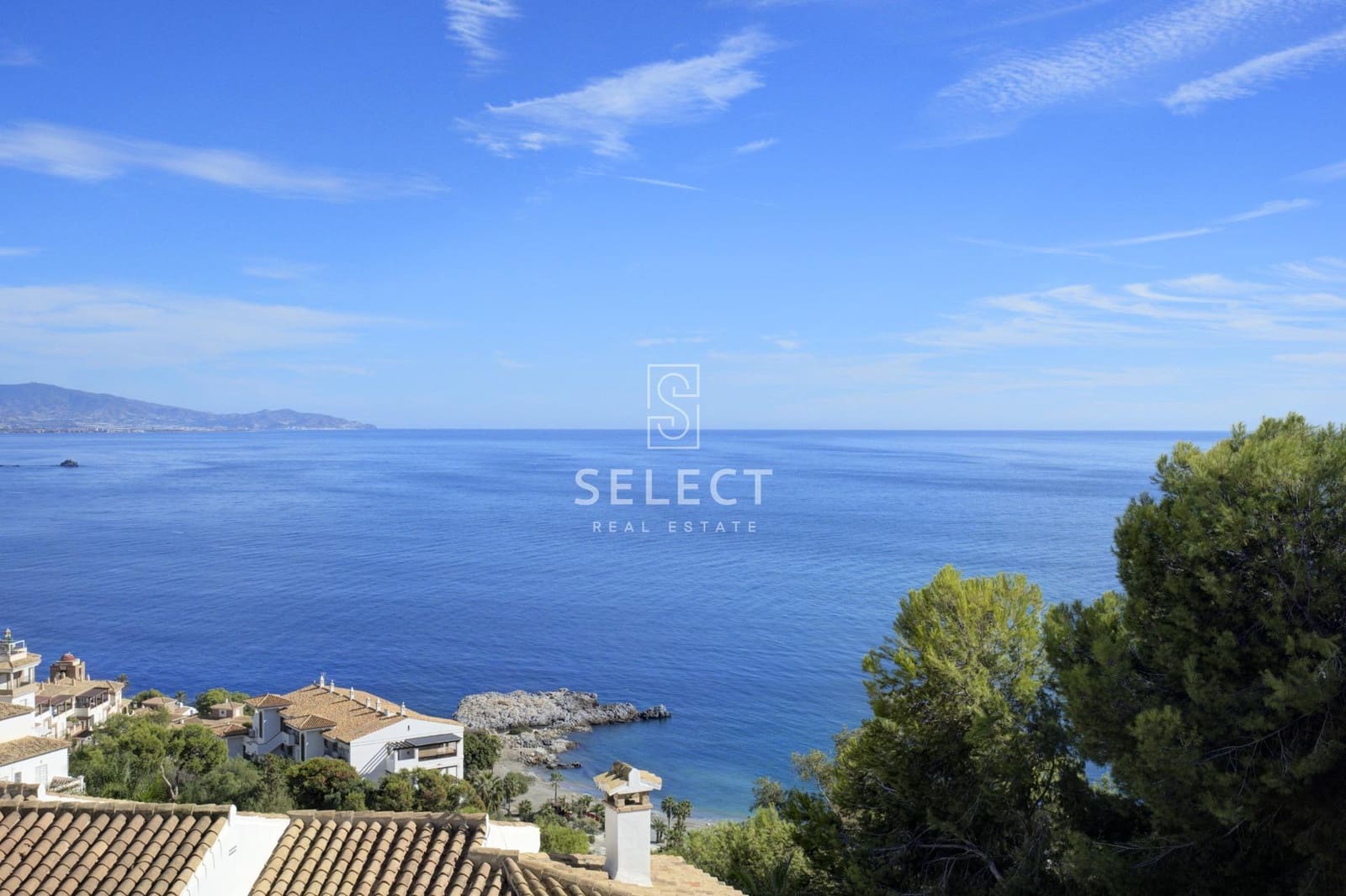 3 chambre Villa/Maison Mitoyenne à vendre à La Herradura avec piscine garage - 430 000 € (Ref: 9410983)