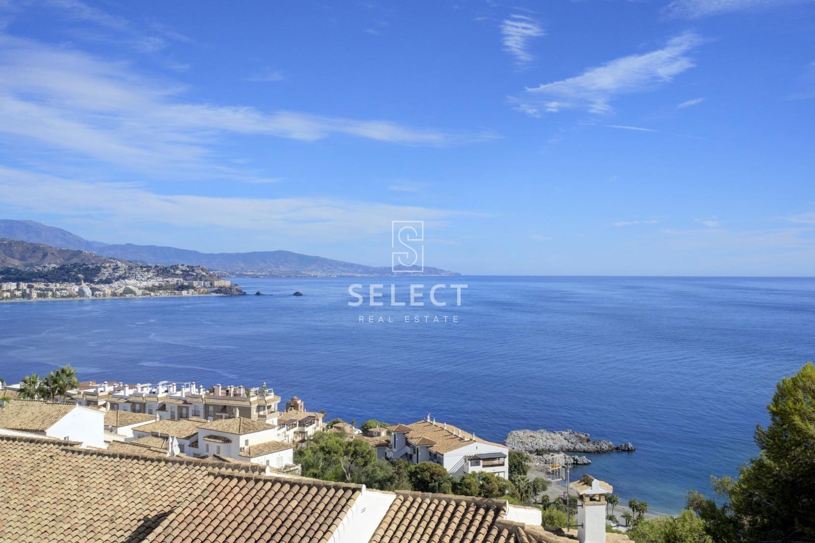 3 chambre Villa/Maison Mitoyenne à vendre à La Herradura avec piscine garage - 430 000 € (Ref: 9410983)